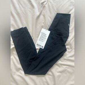 NWT lululemon aligns